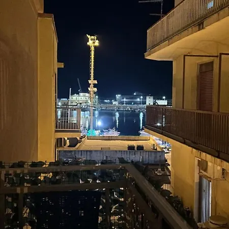 Regina Del Porto Couette-café