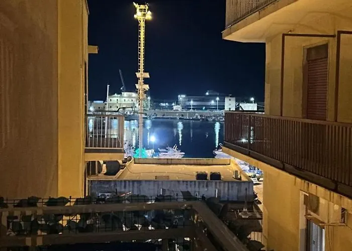 Regina Del Porto Couette-café